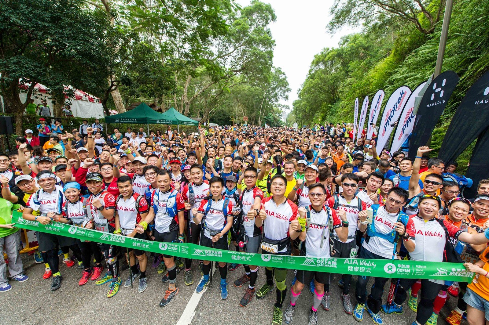 A total of 5,200 walkers are undertaking the 100 km challenge and will trek along the MacLehose Trail and other trails in teams of four within 48 hours.