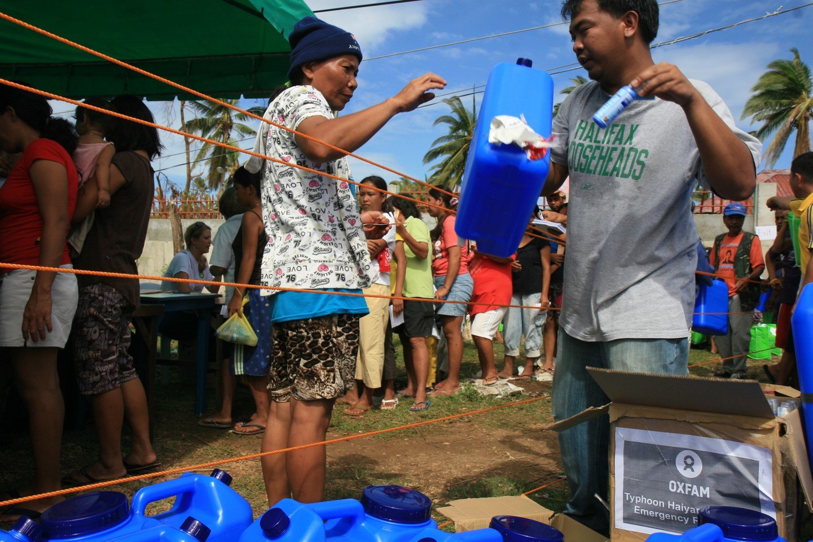 Oxfam Hygiene and water purification kits were given to over 700 families in the coastal region of Daanbantayan over two days.