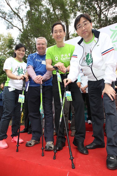 Oxfam Trailwalker Kick-Off Ceremony being held at 11am today and was officiated by (from left) Ms. Yu Chui Yee, Paralympics Wheelchair Fencing Gold Medalist, Mr. Thomas Lynch, Senior Vice President, Head of Enterprise Risk Management, Asia Pacific, State Street Corporation, Mr. Bernard Chan, Chairman, Oxfam Trailwalker Advisory Committee, Dr. Ko Wing-man, BBS, JP, Secretary for Food and Health.